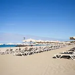 Home2book Cozy Flat Americas Beach, Pool